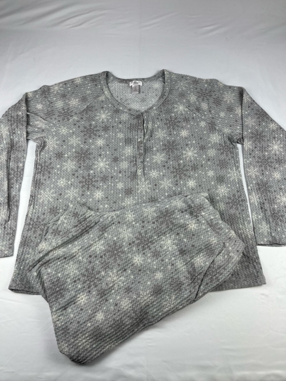 Ambrielle Light Gray Waffle-Knit Sleepwear Set